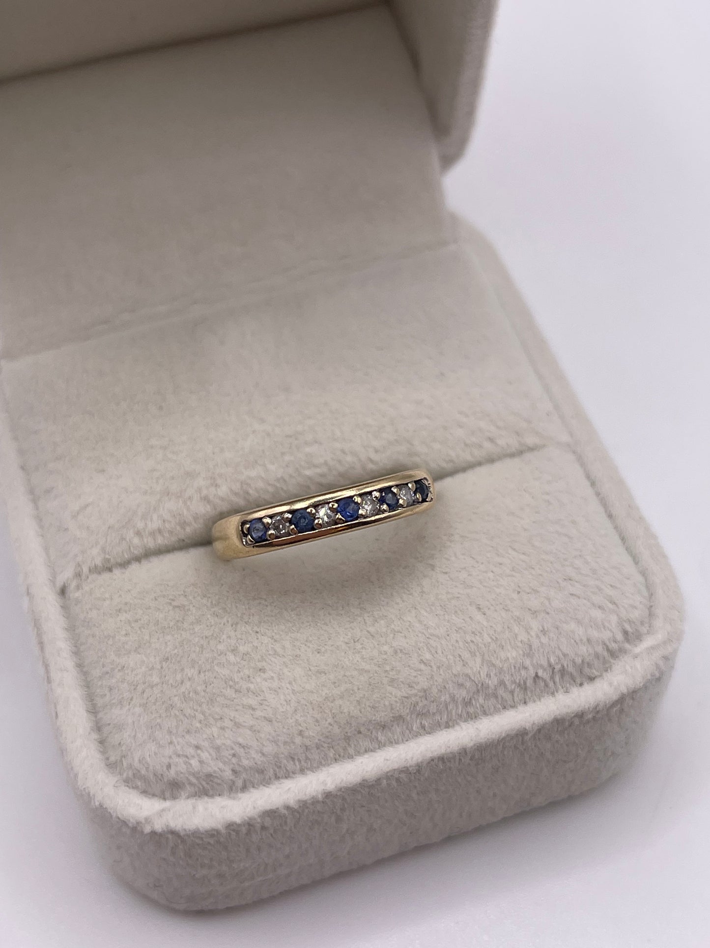 9ct gold sapphire and diamond ring