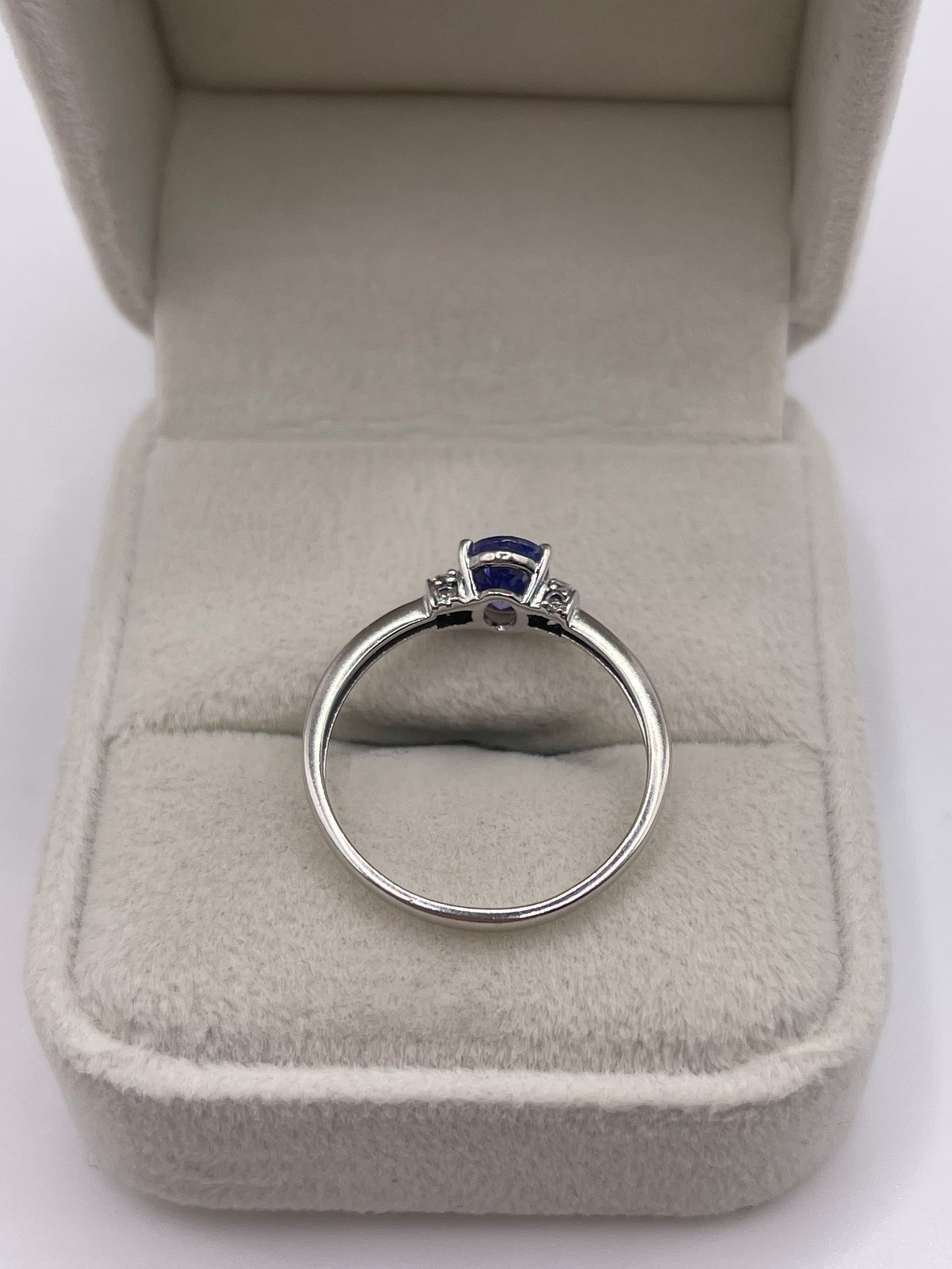 9ct white gold tanzanite and diamond ring