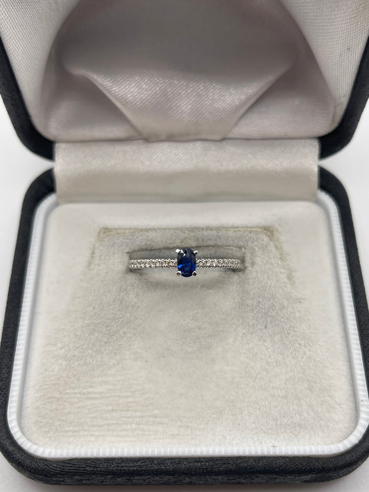 18ct white gold sapphire and diamond ring