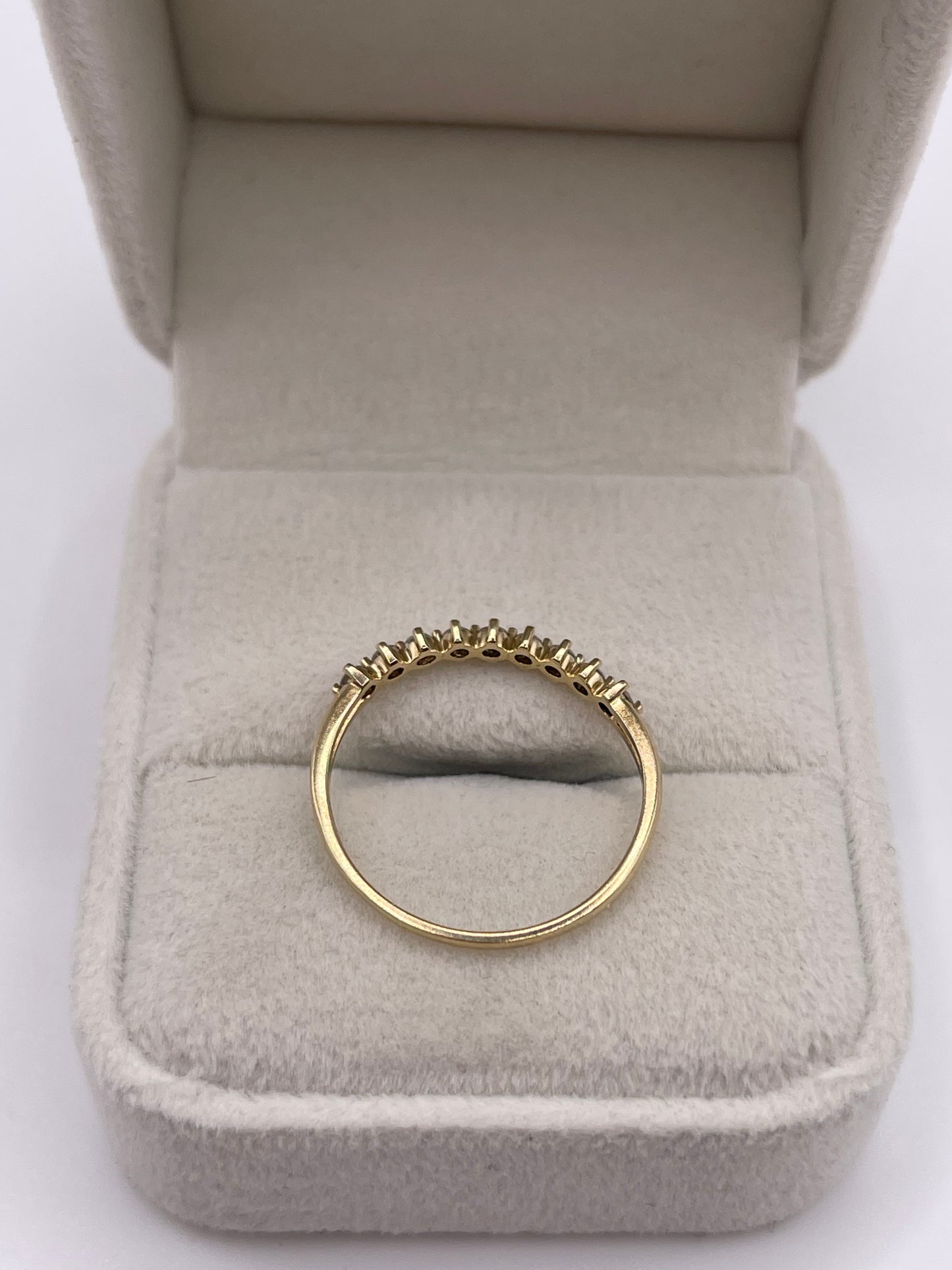 9ct gold diamond ring