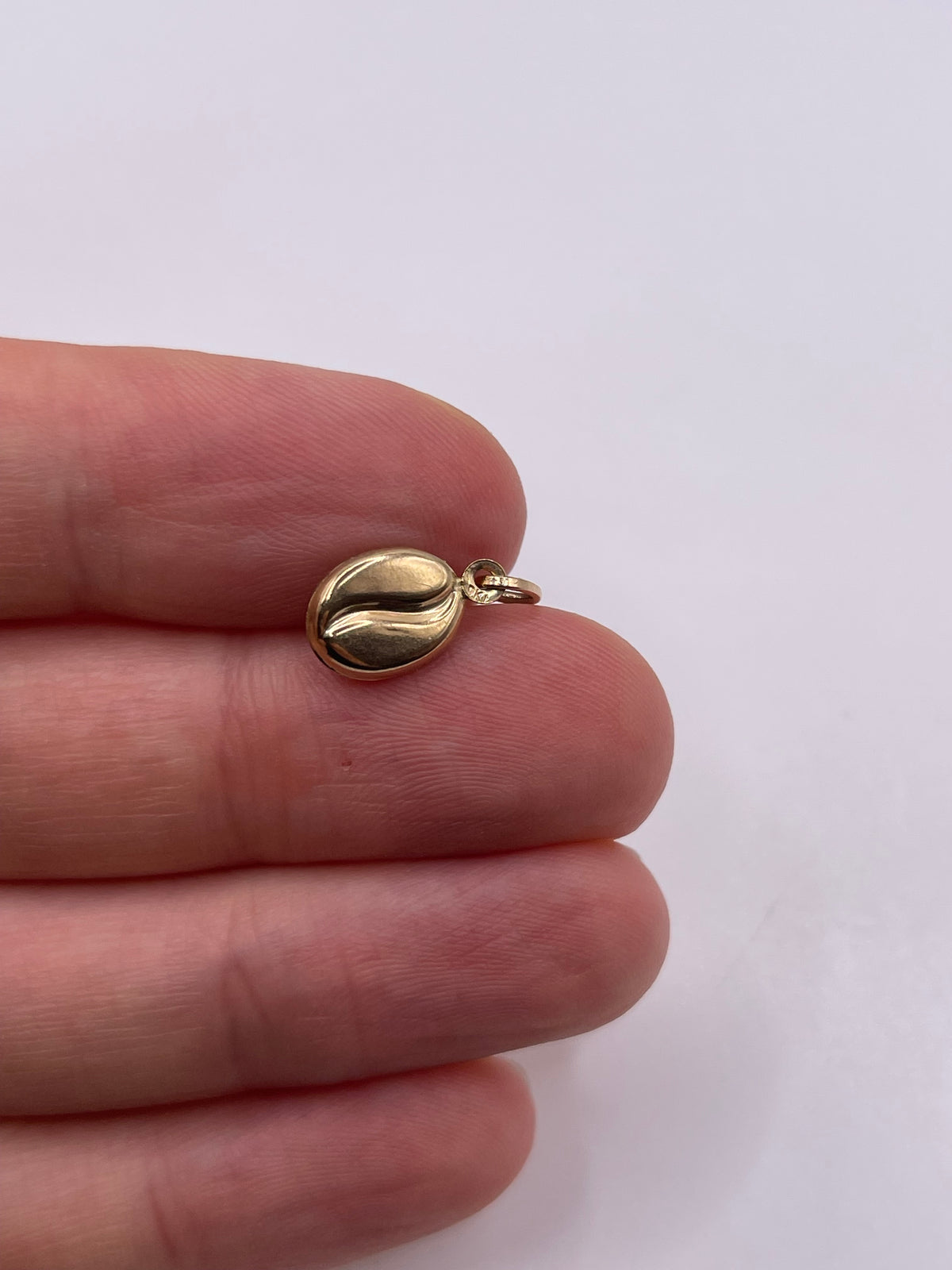 9ct gold coffee bean pendant