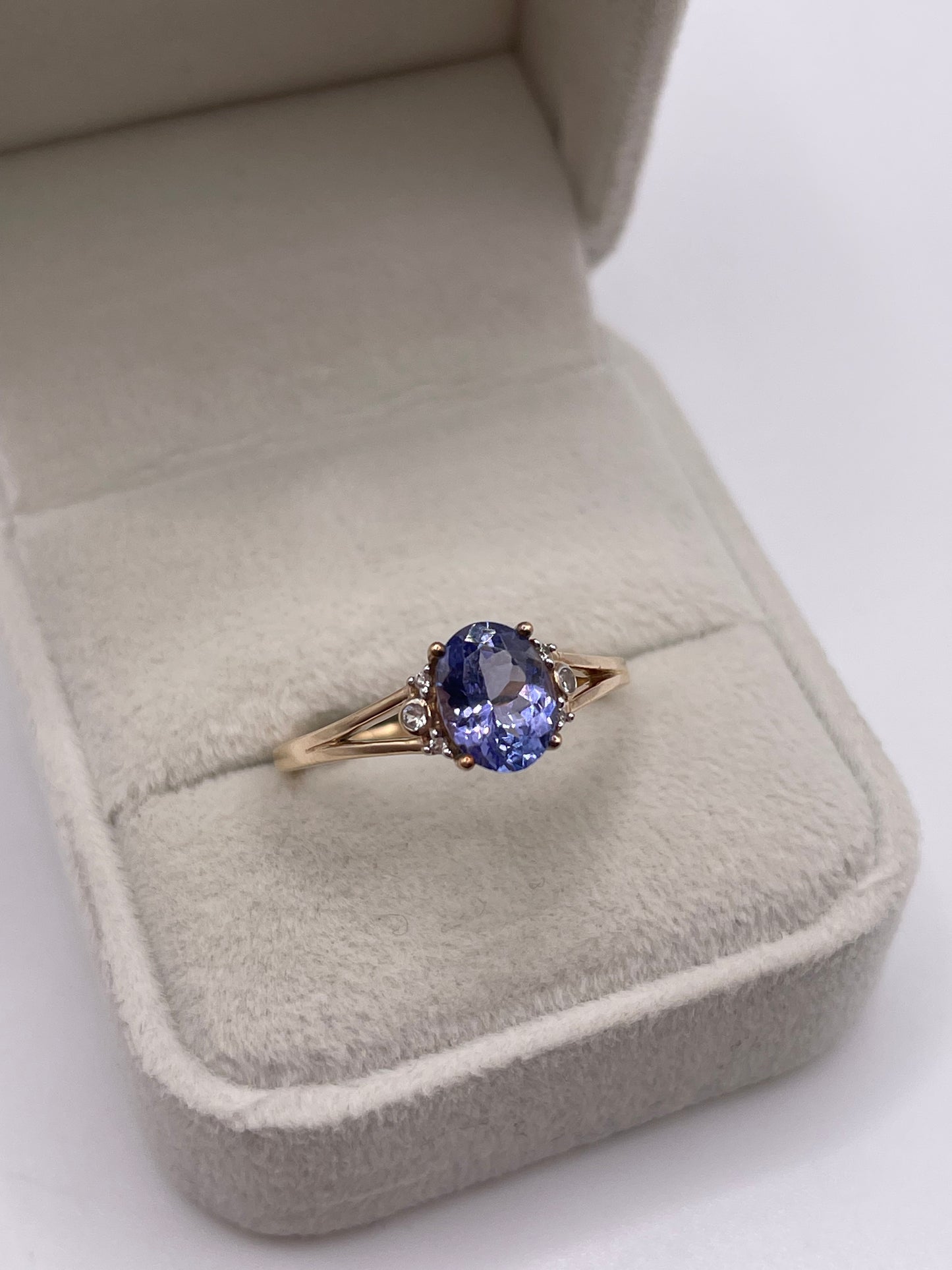 9ct gold tanzanite and zircon ring