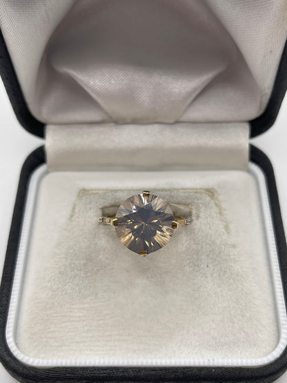 9ct gold quartz and diamond ring
