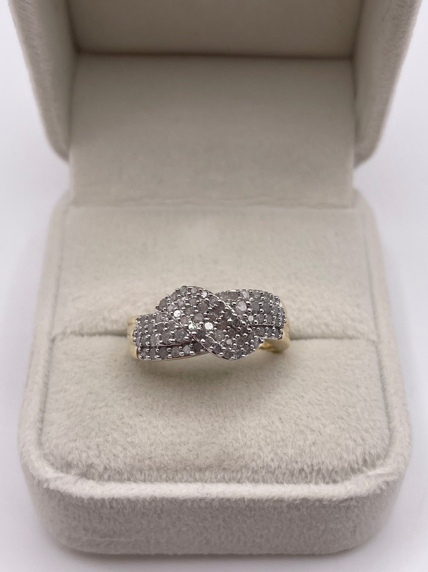 9ct gold diamond cluster ring