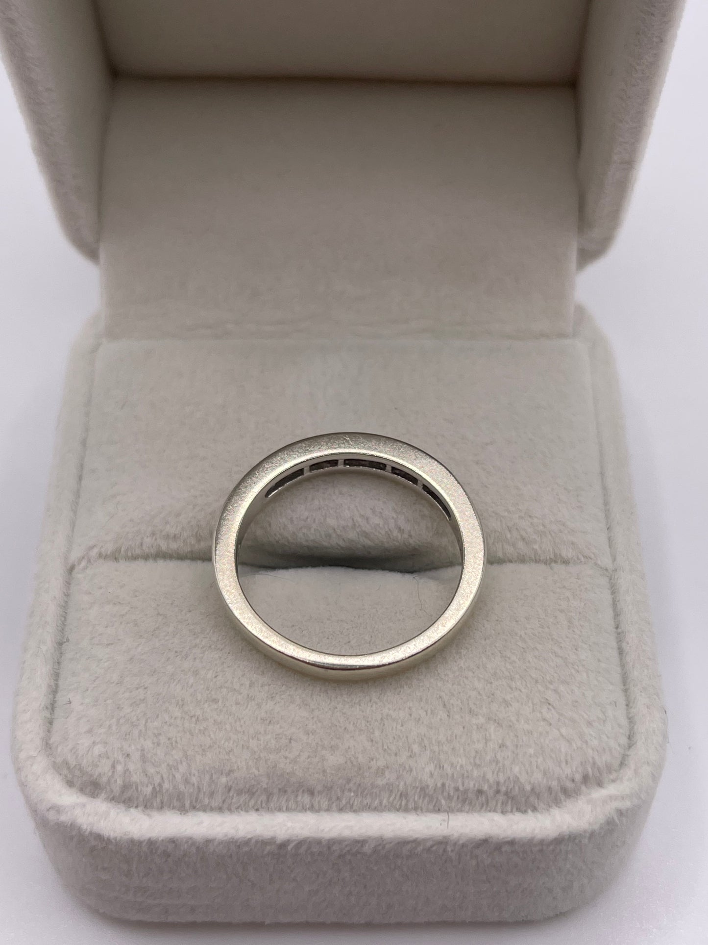 9ct white gold diamond ring