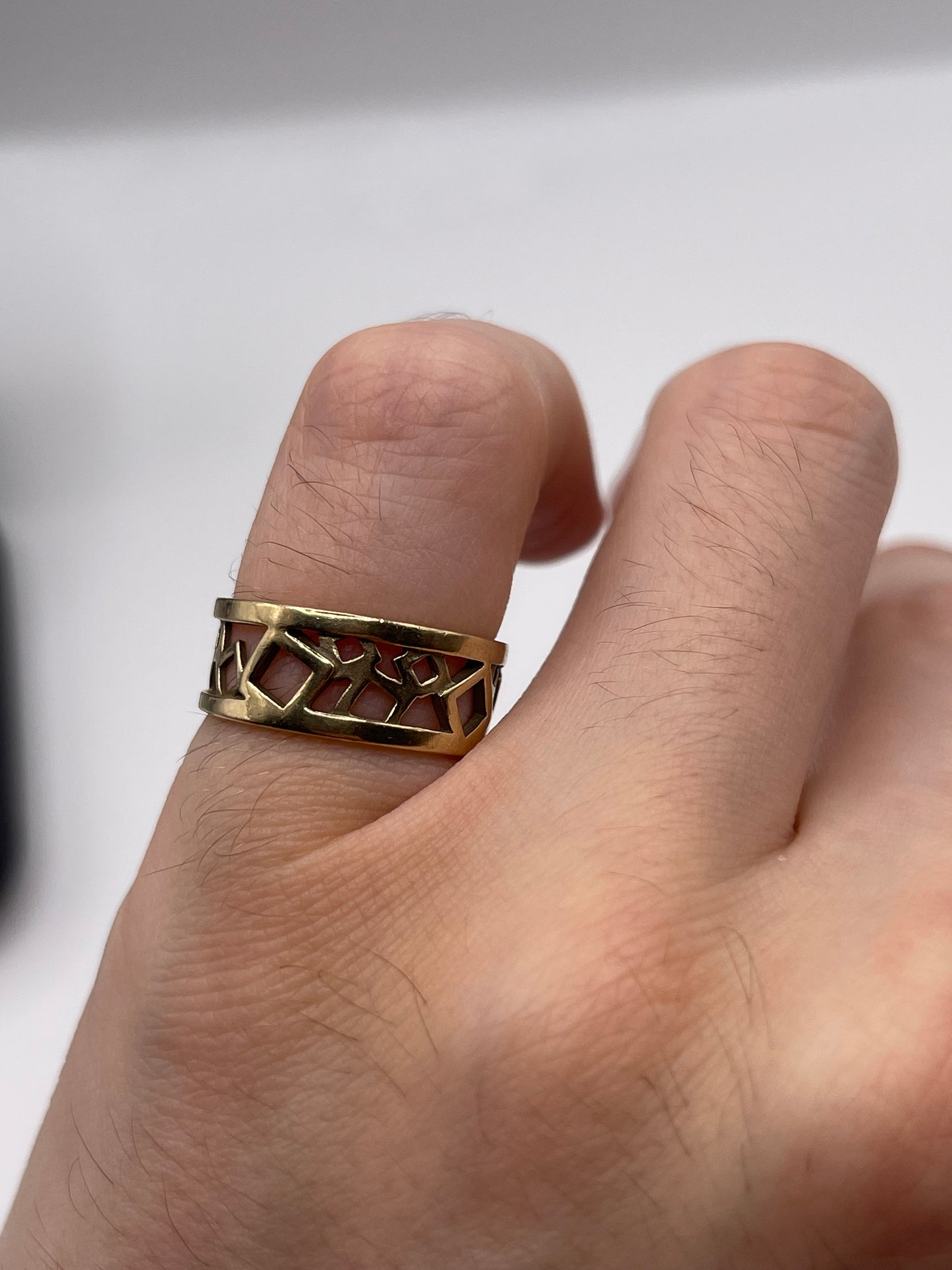 9ct gold abstract band