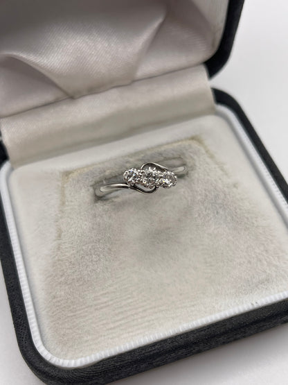 18ct white gold diamond ring