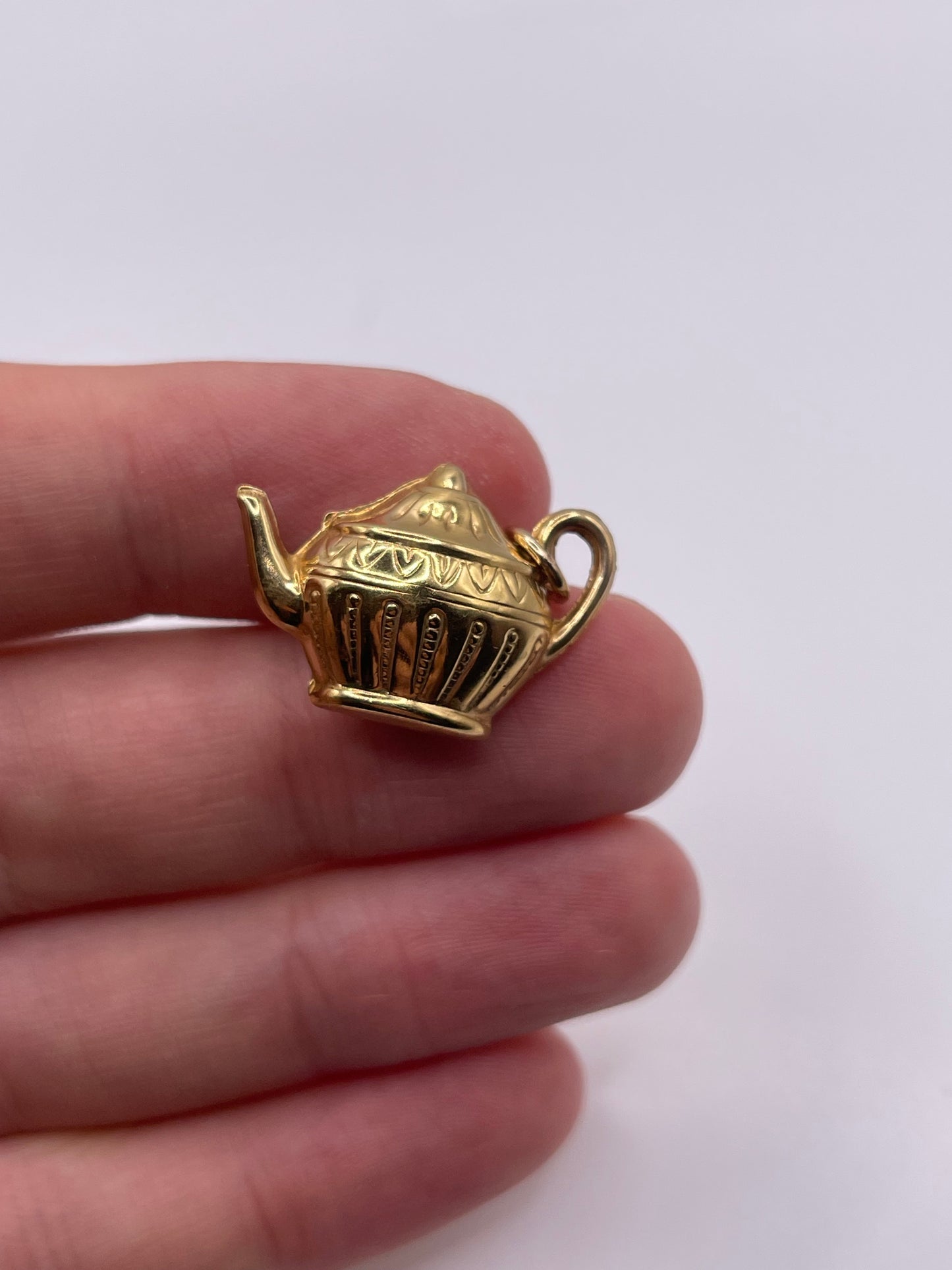9ct gold teapot charm