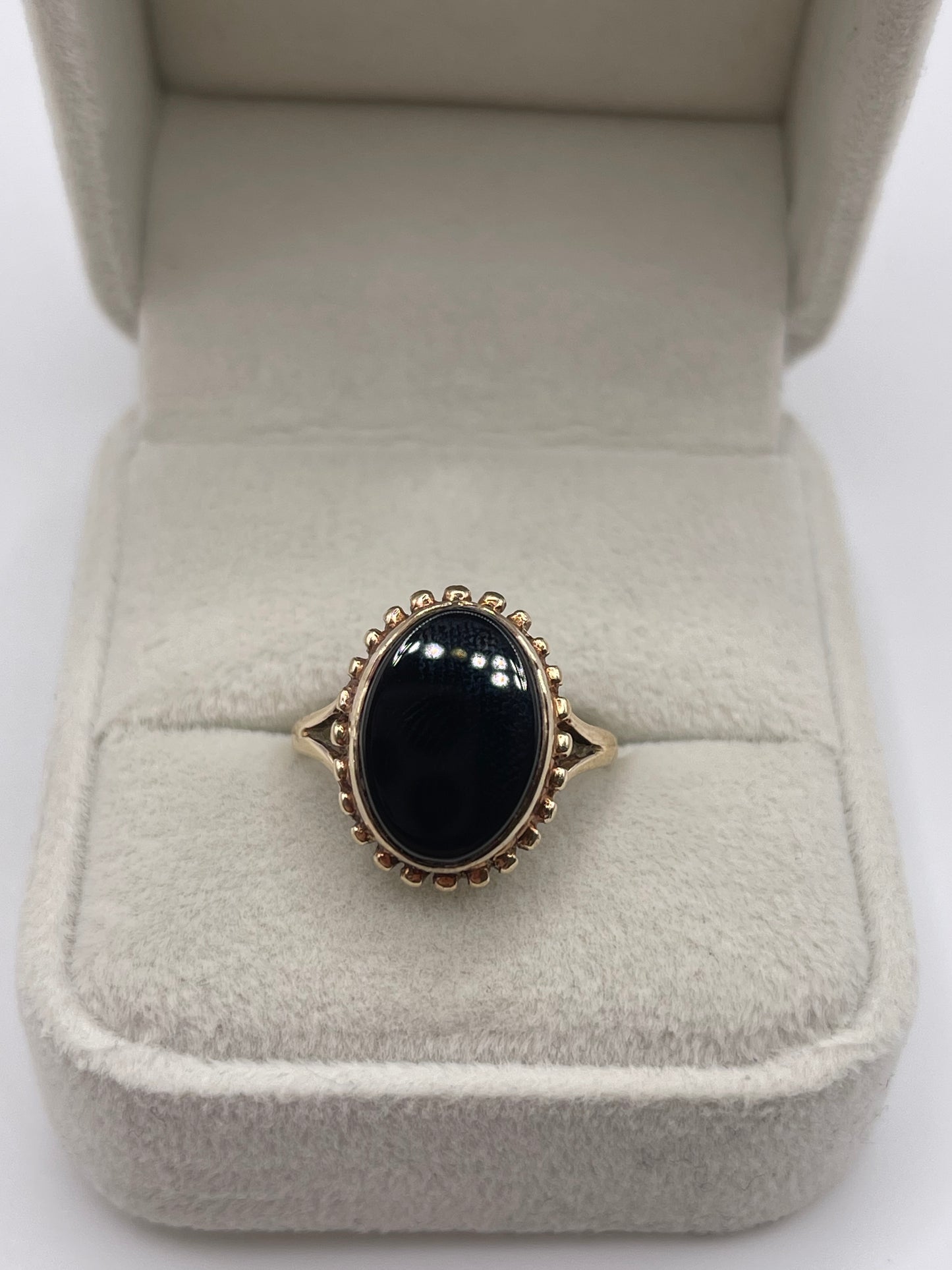 9ct gold onyx ring
