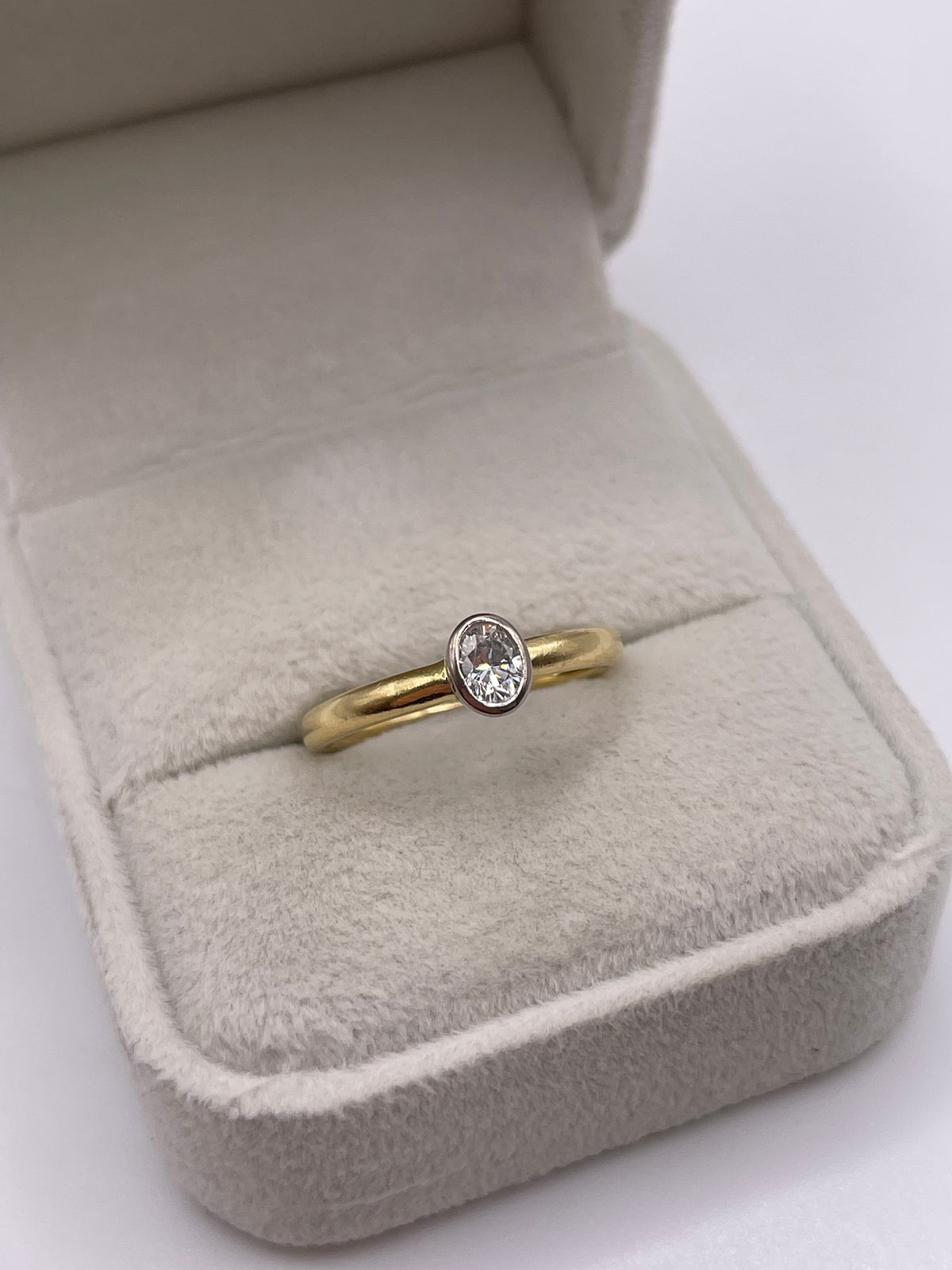 18ct gold diamond ring