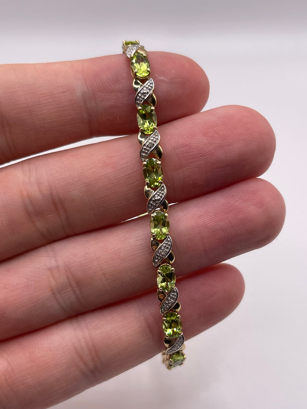 9ct gold peridot and diamond bracelet