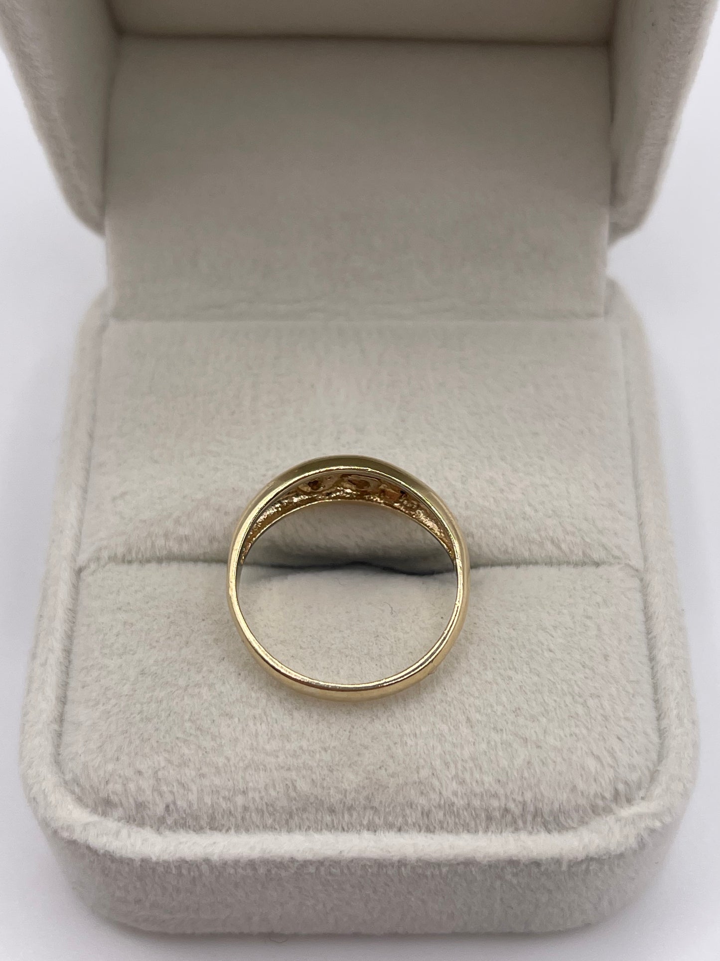 9ct gold sapphire gypsy ring