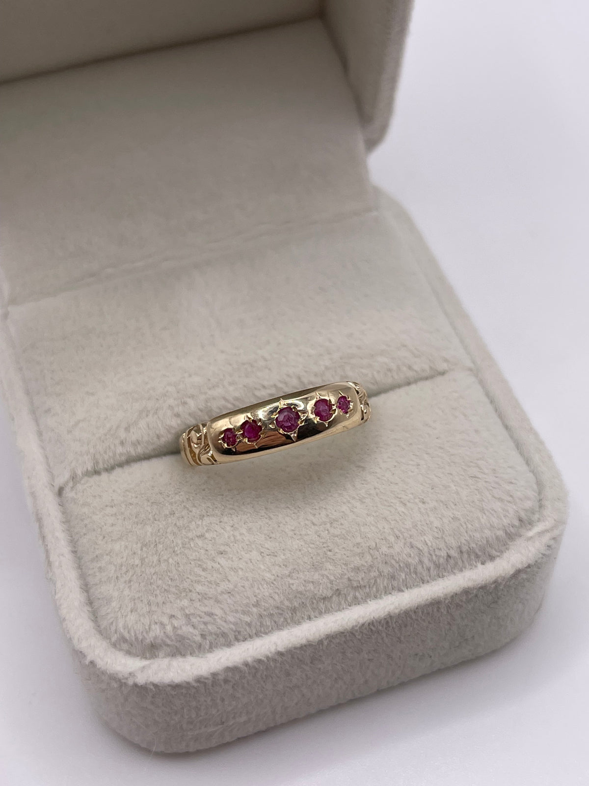 9ct gold ruby gypsy ring