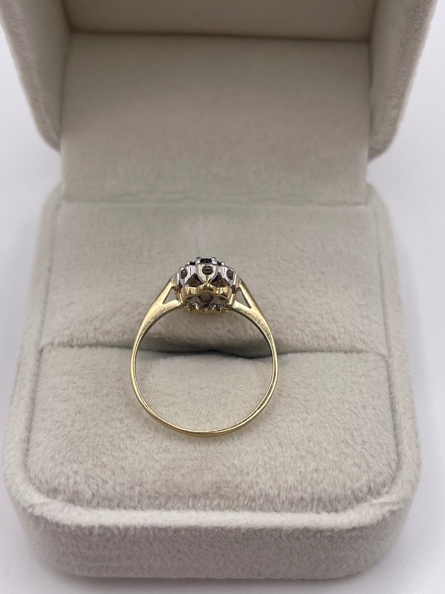 9ct gold sapphire and diamond ring
