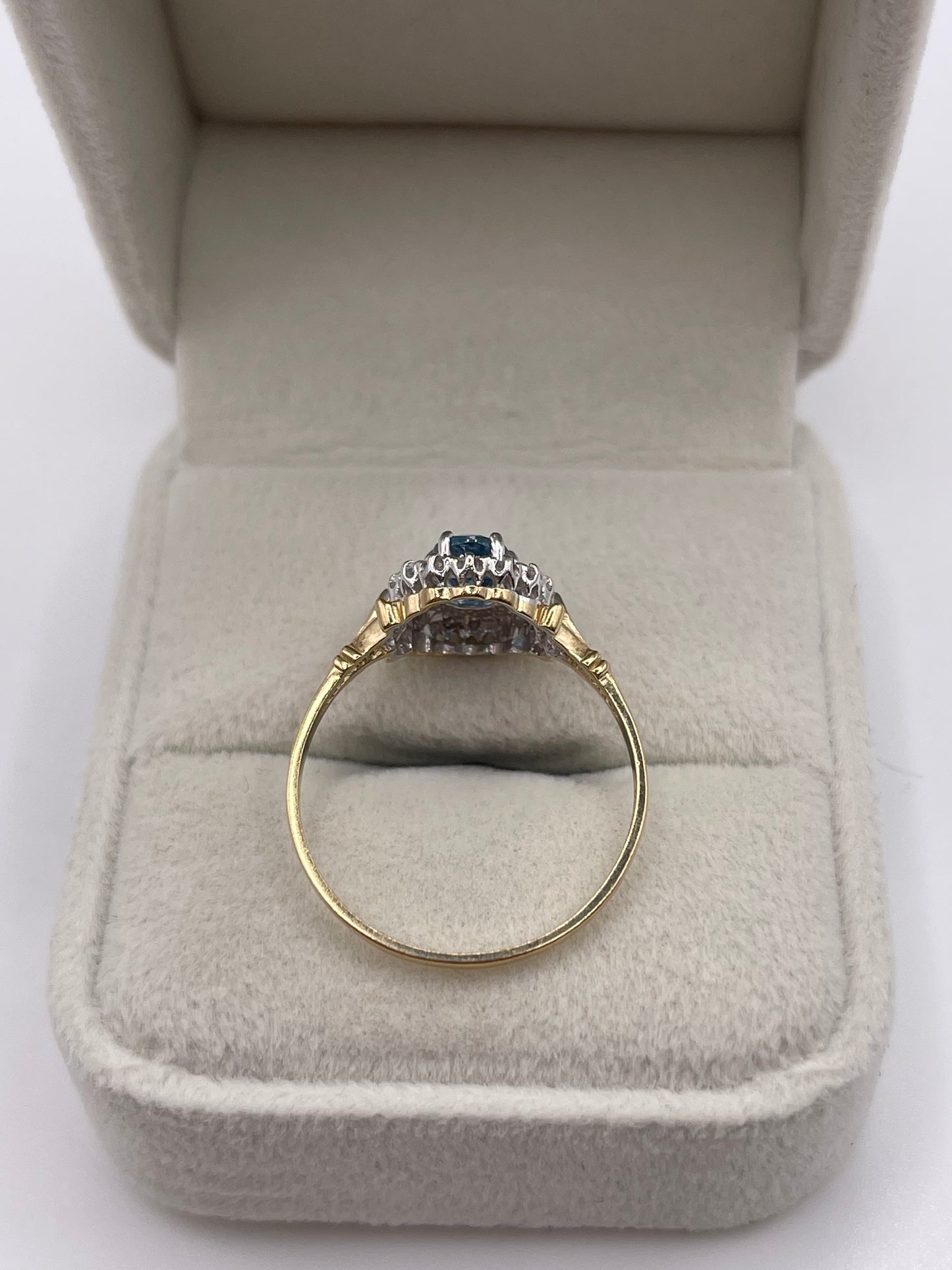 9ct gold topaz and diamond ring