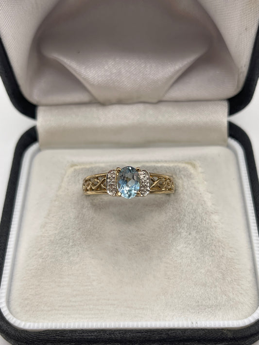 9ct gold topaz and diamond ring