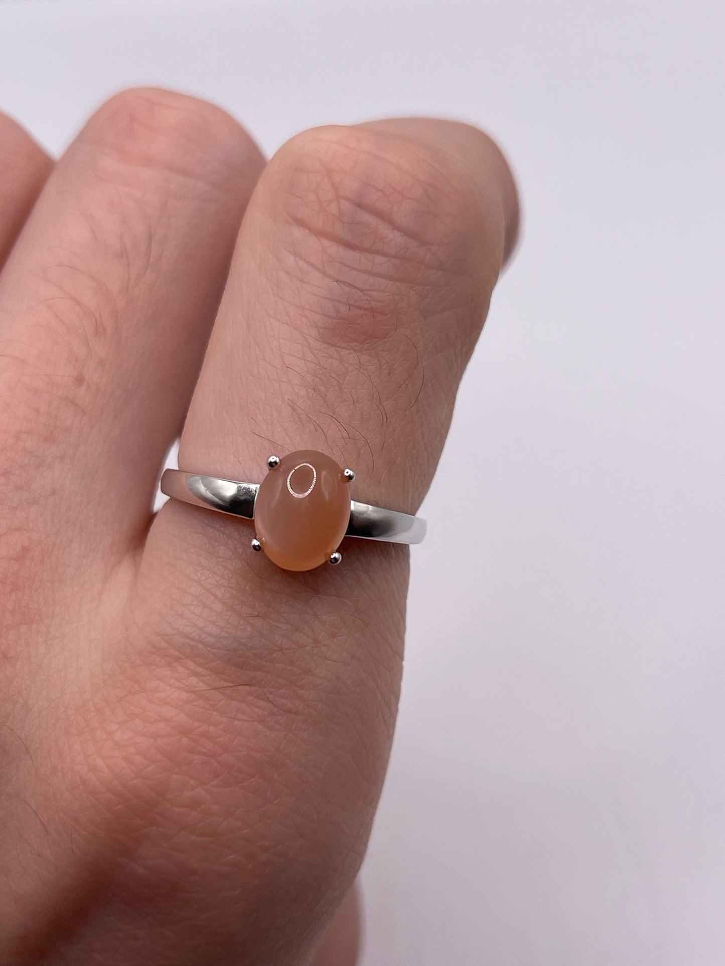 9ct white gold peach moonstone ring