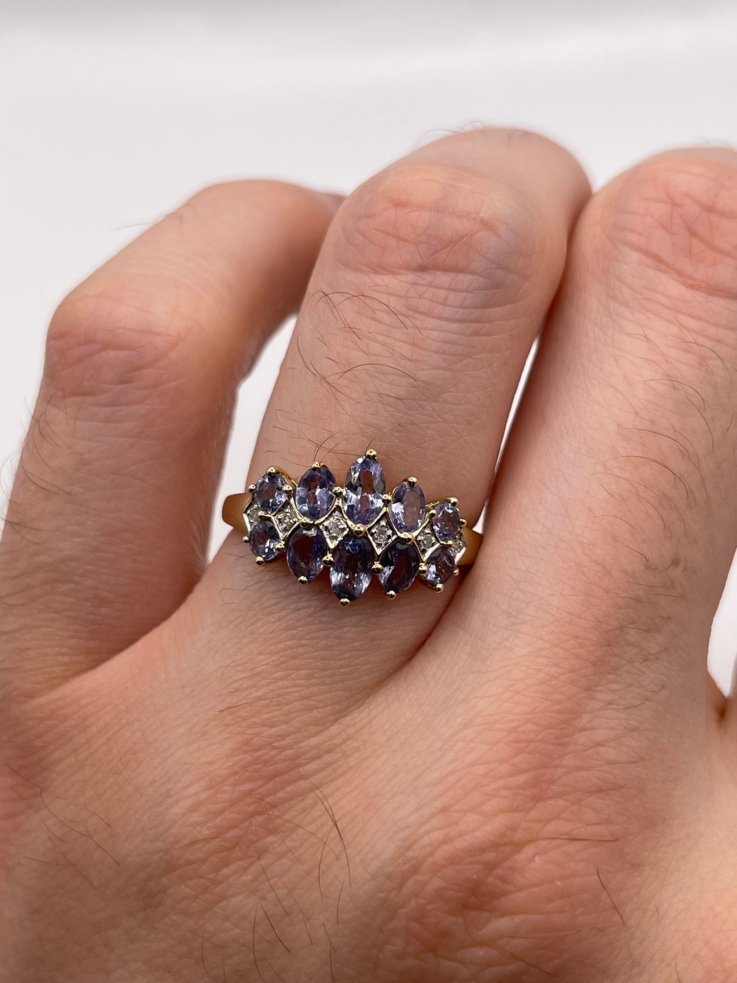 9ct gold tanzanite and diamond ring