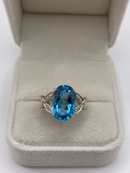 9ct gold topaz and diamond ring