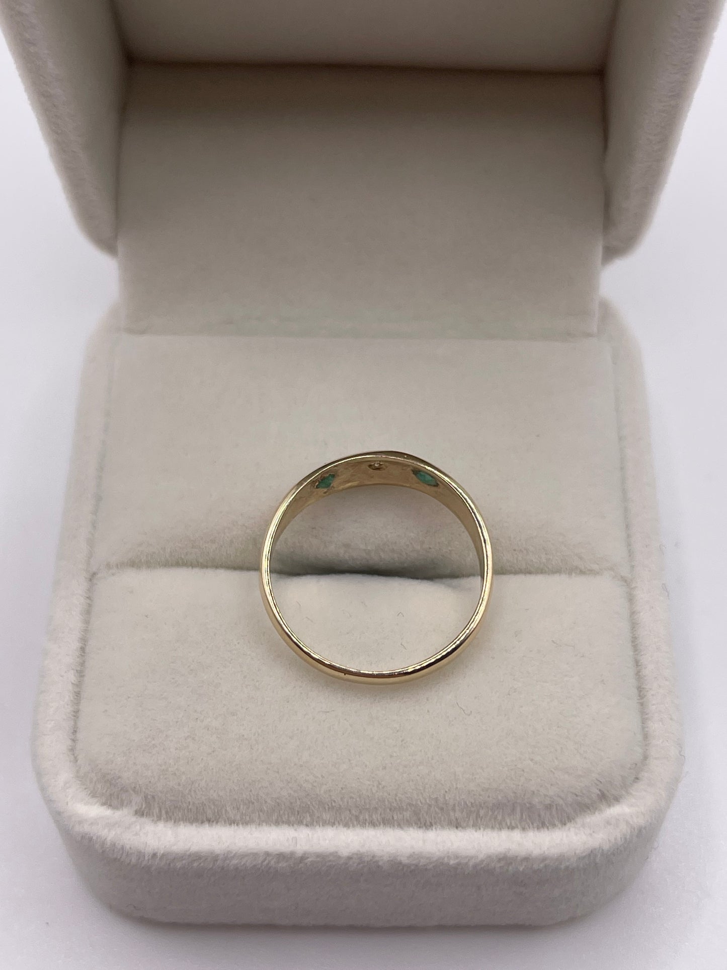 9ct gold emerald and diamond gypsy ring