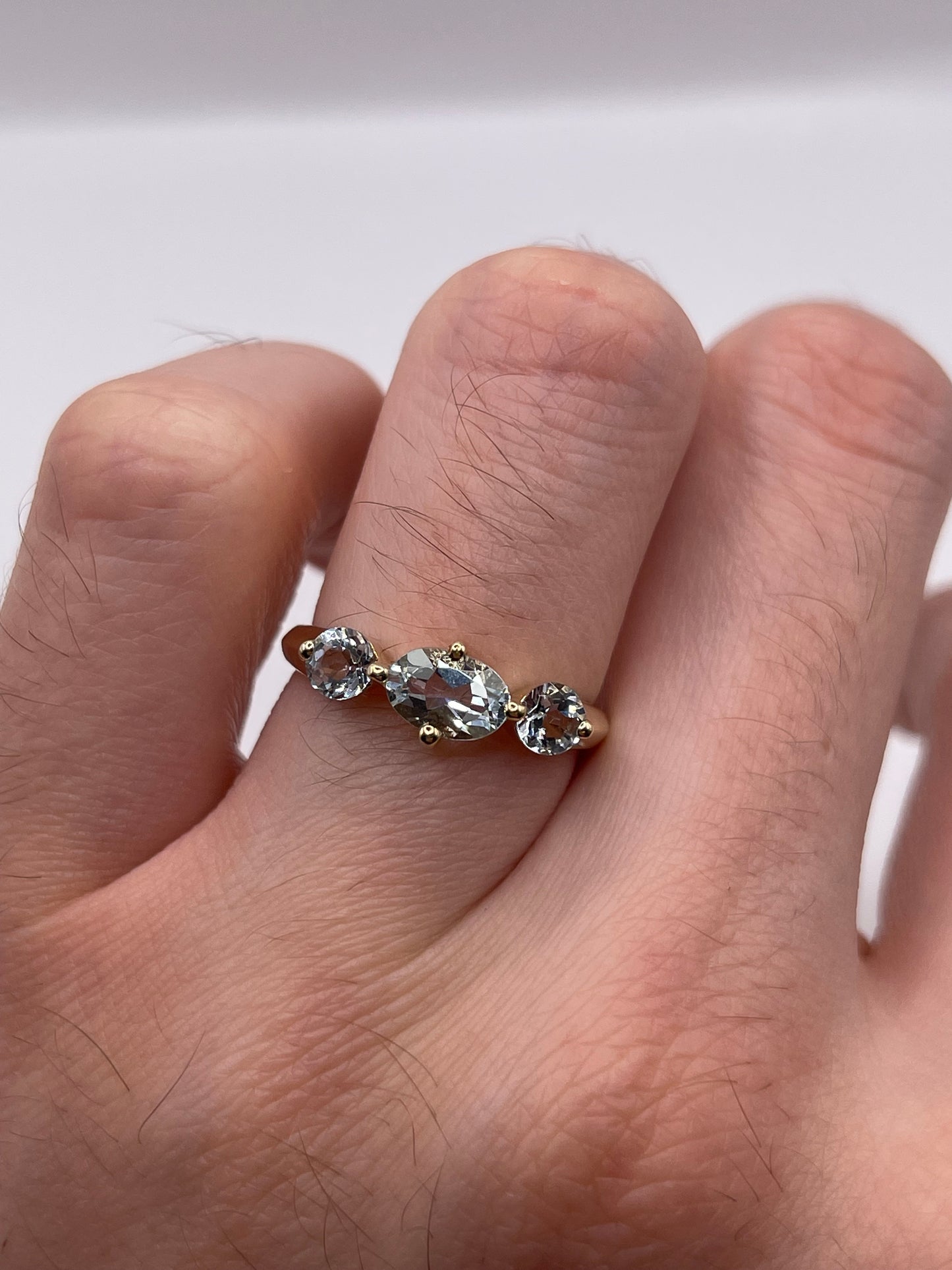 9ct gold aquamarine ring