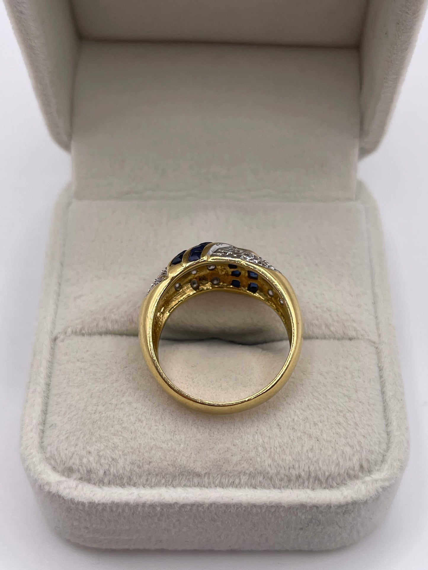 18ct gold sapphire and diamond ring