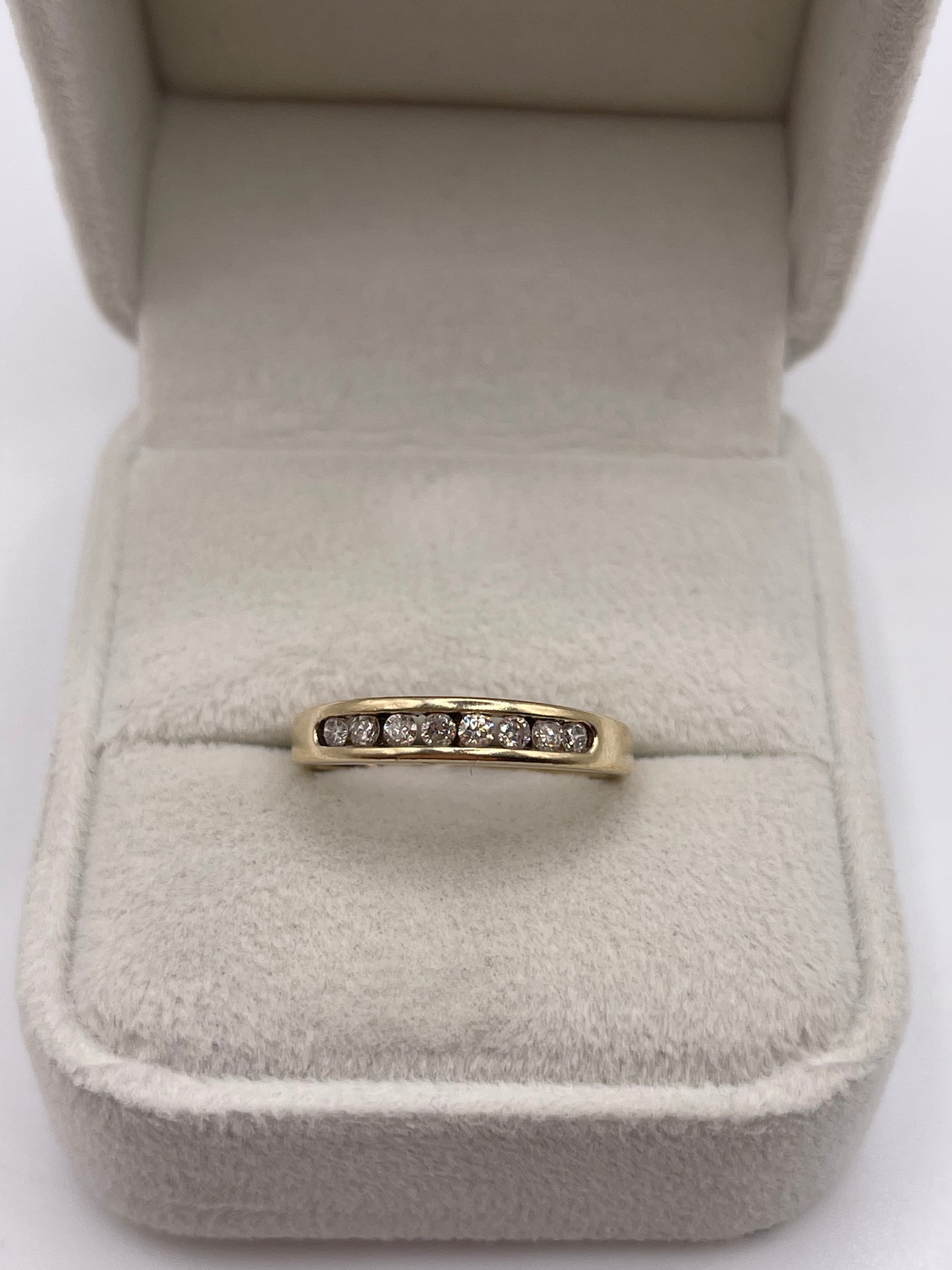 9ct gold diamond ring