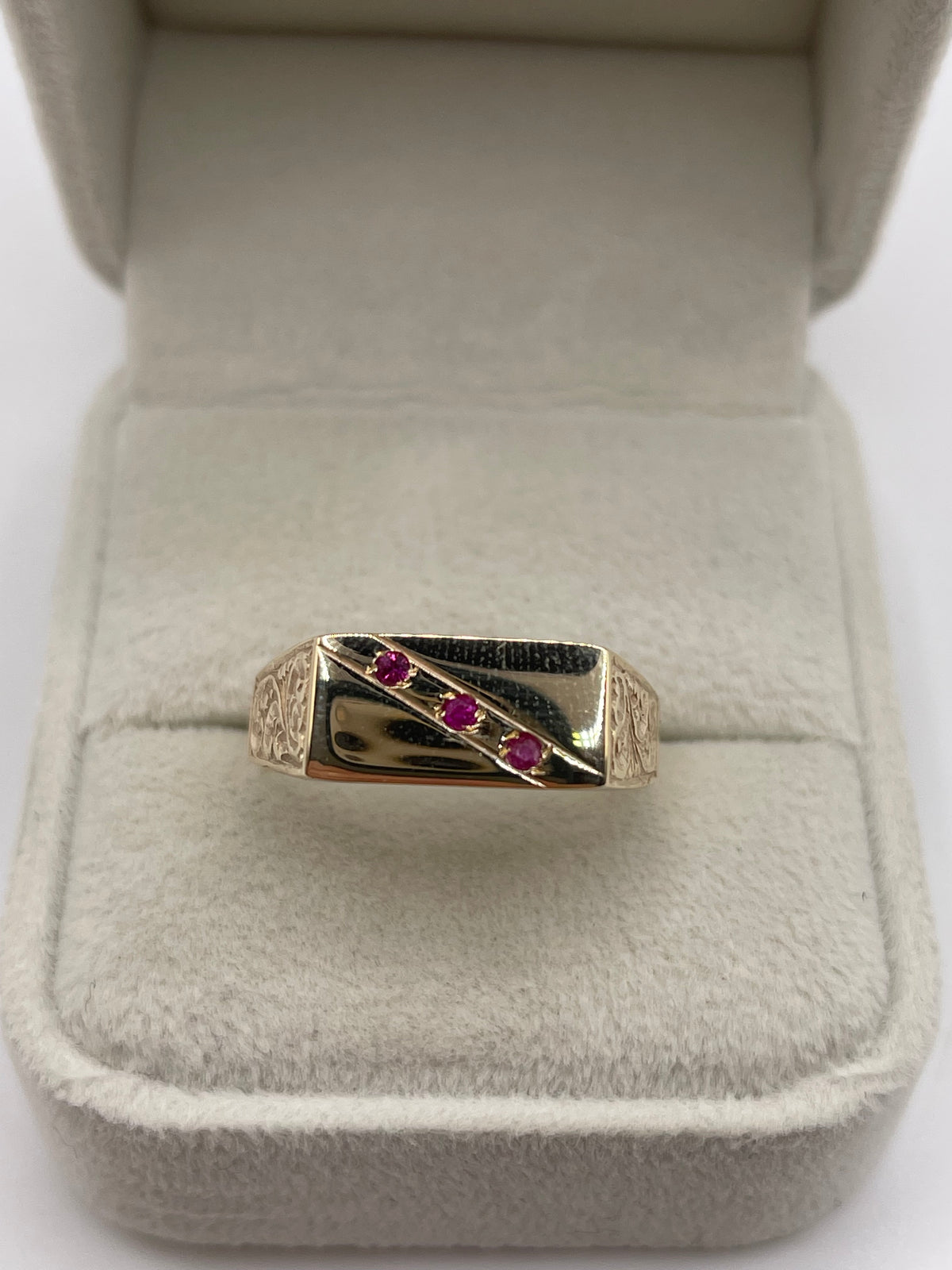 9ct gold ruby signet ring