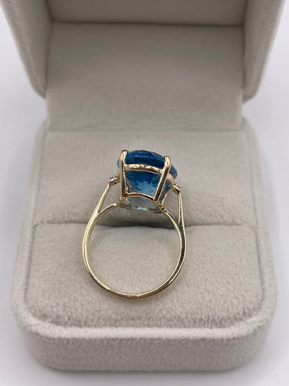 9ct gold topaz and diamond ring