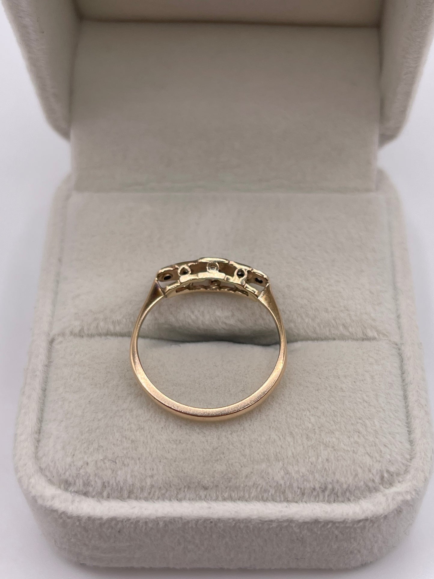 9ct gold platinum diamond ring