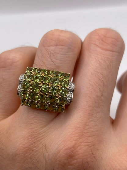9ct gold peridot and diamond ring