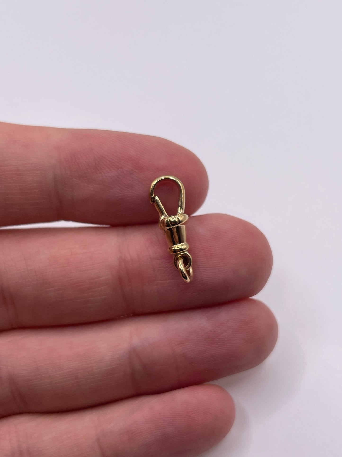 9ct gold dog clip 5