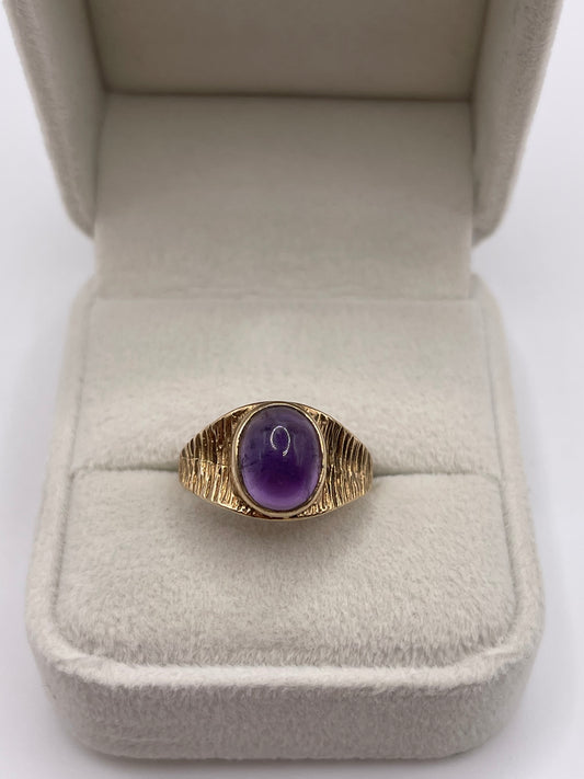 9ct gold cabochon amethyst ring