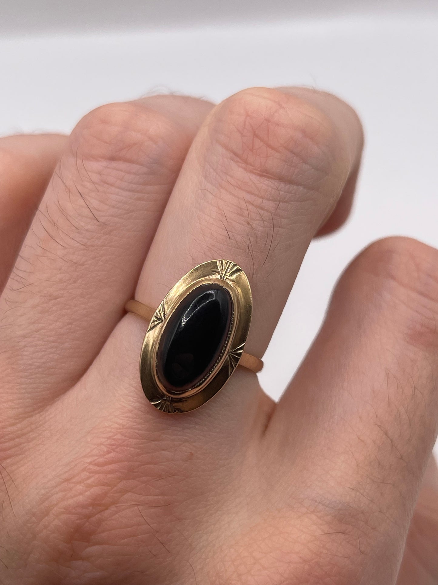 9ct gold onyx ring