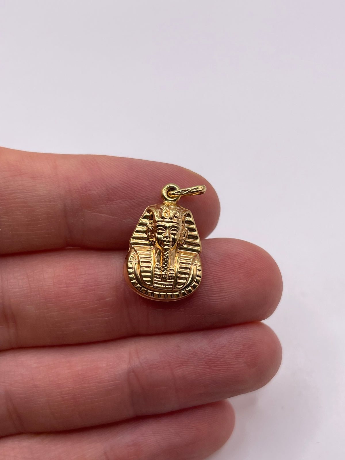9ct gold Tutankhamen charm