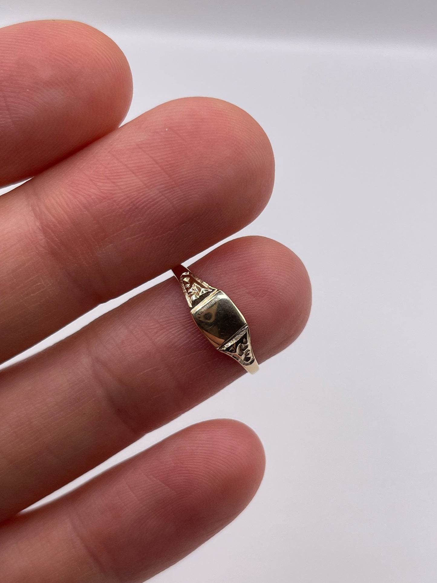 9ct gold signet ring