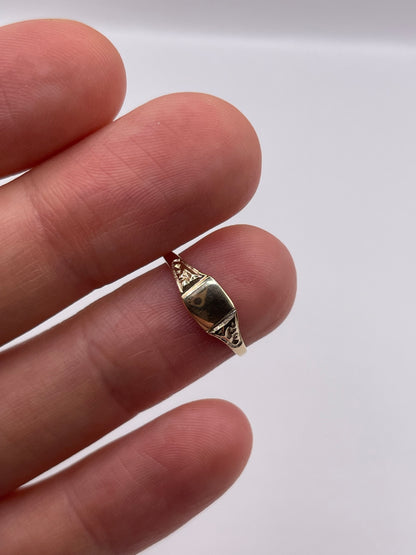 9ct gold signet ring