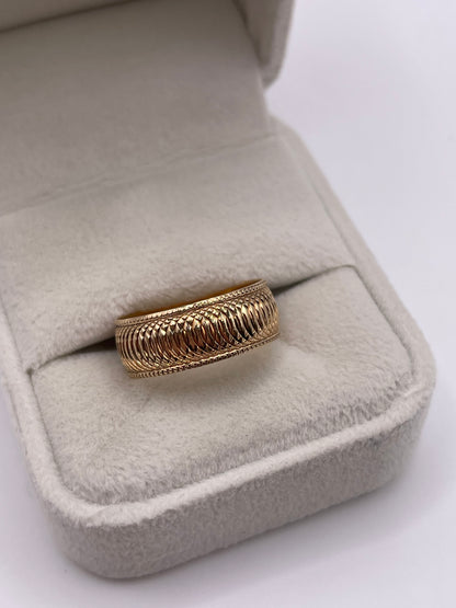 9ct gold patterned band