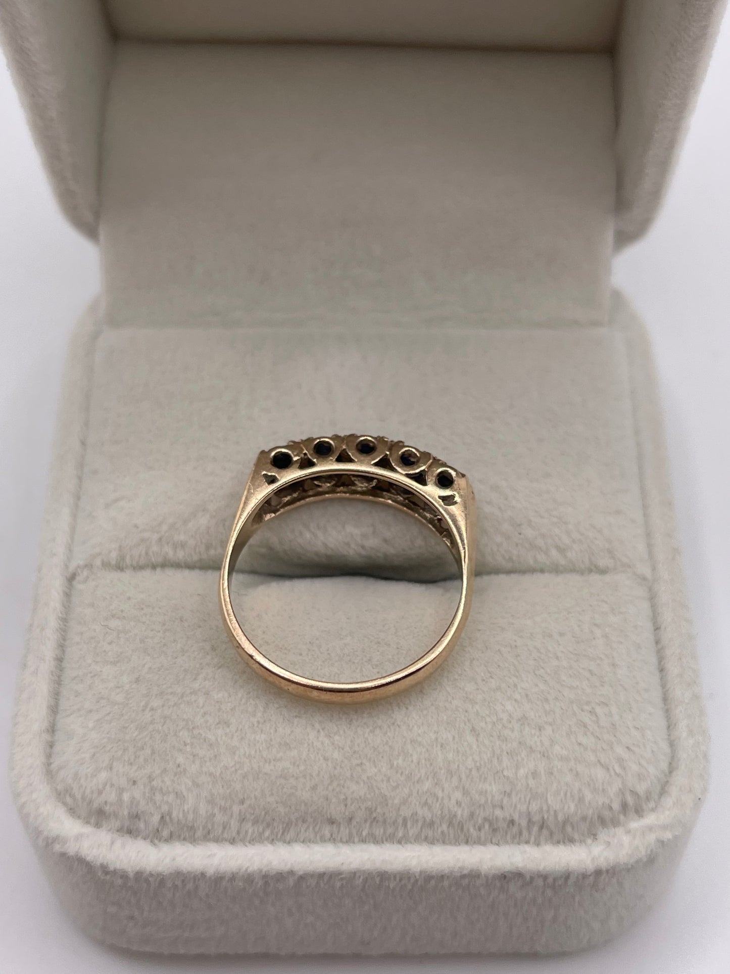 9ct gold sapphire rinv
