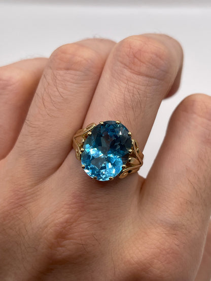 9ct gold blue topaz ring