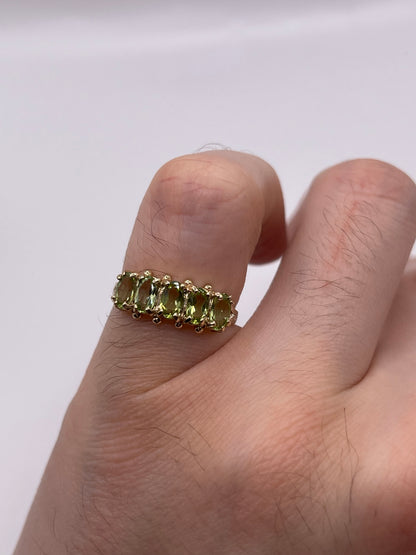 9ct gold peridot ring