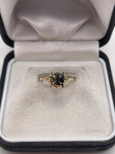 Load image into Gallery viewer, 9ct gold 4 leaf clover ring
