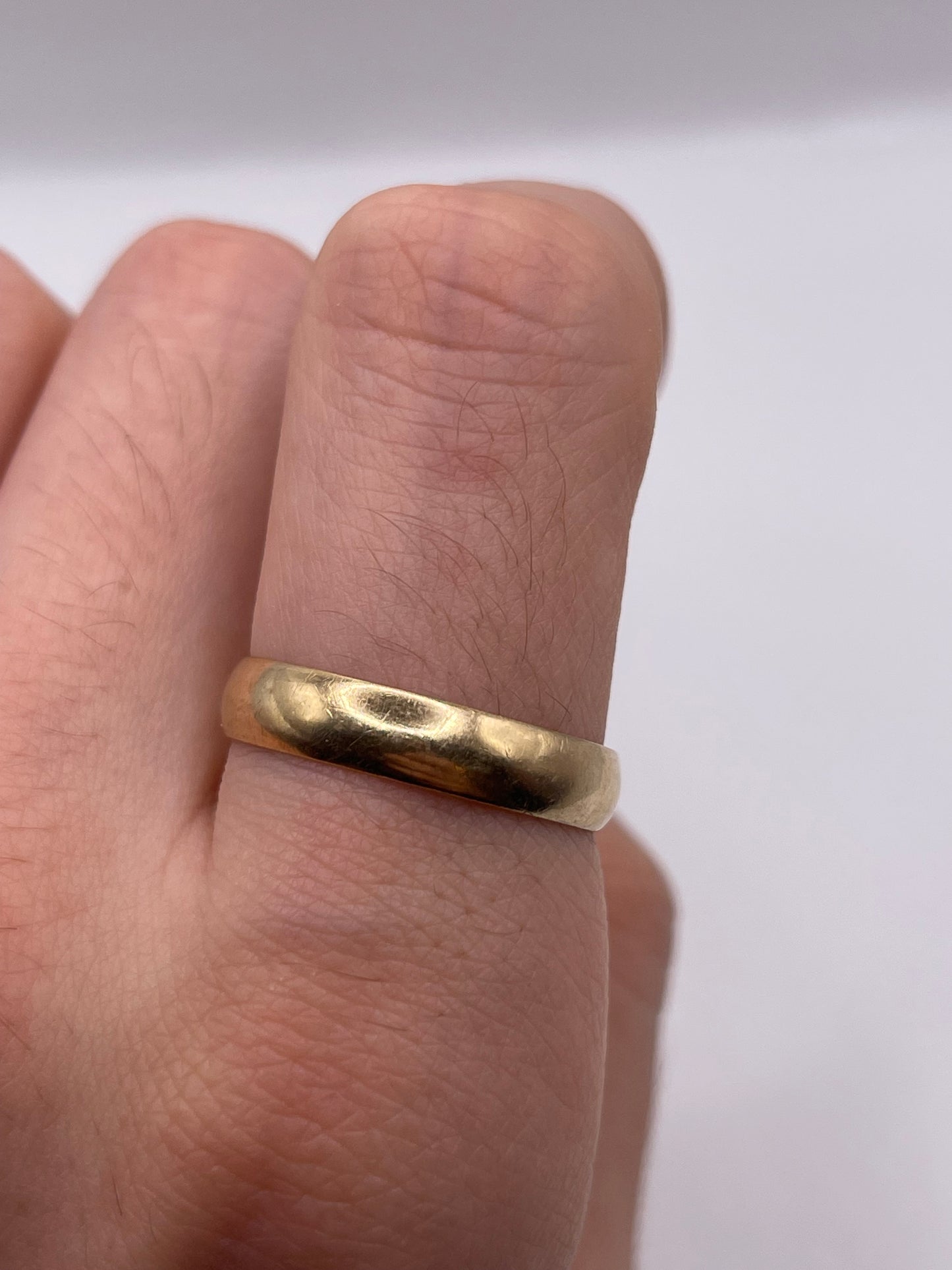 9ct gold band