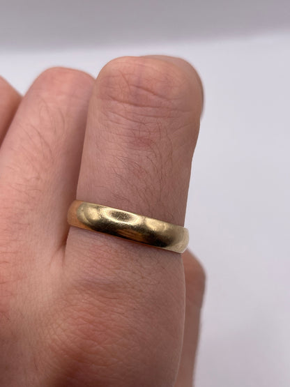9ct gold band