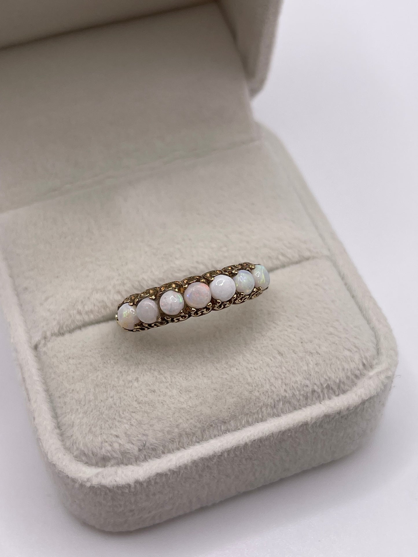9ct gold opal ring