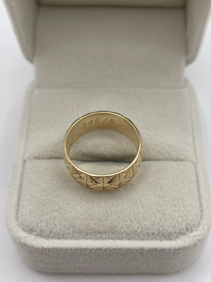 9ct gold patterned band