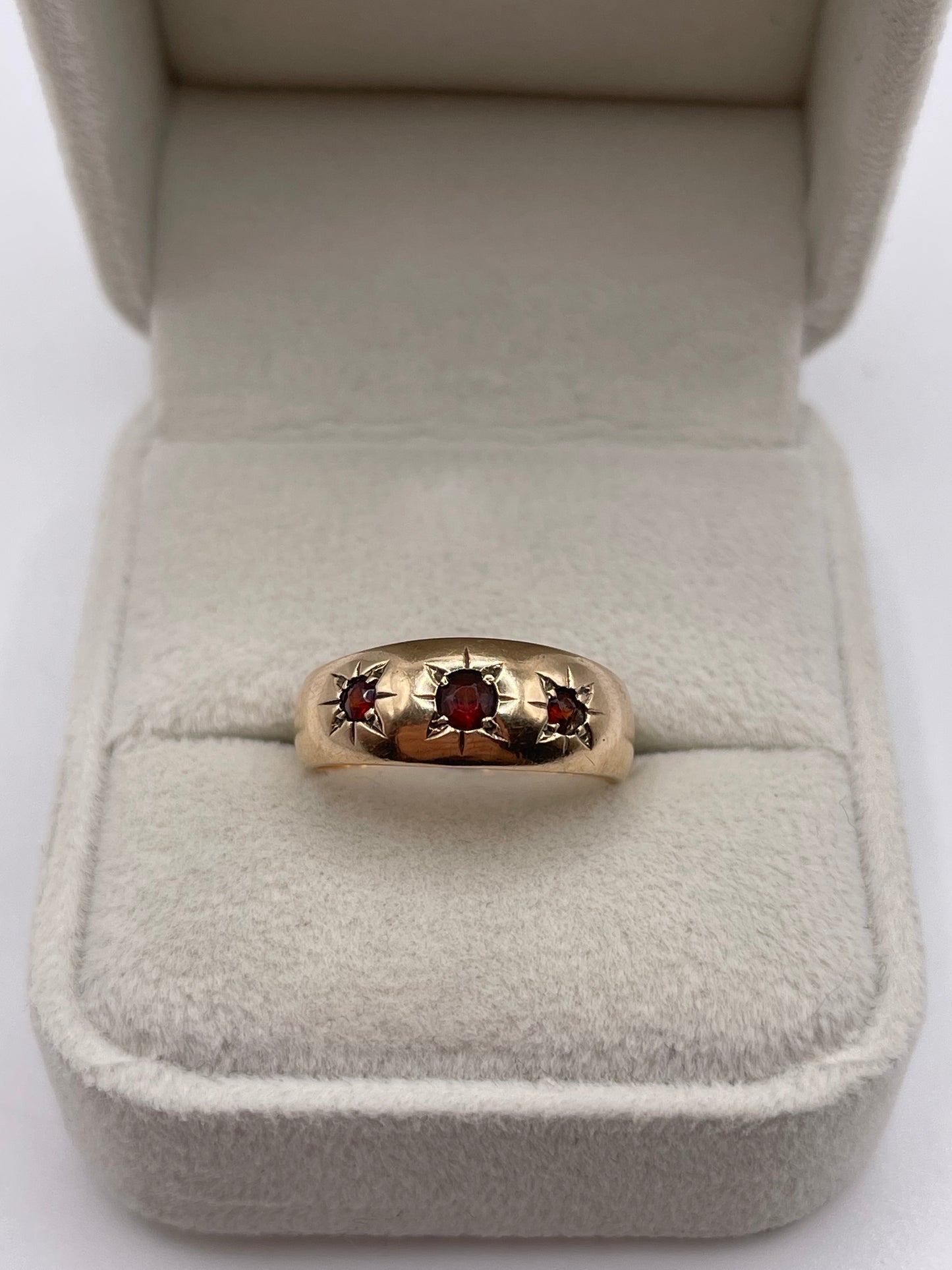 9ct gold garnet gypsy ring