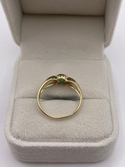 9ct gold emerald and diamond ring