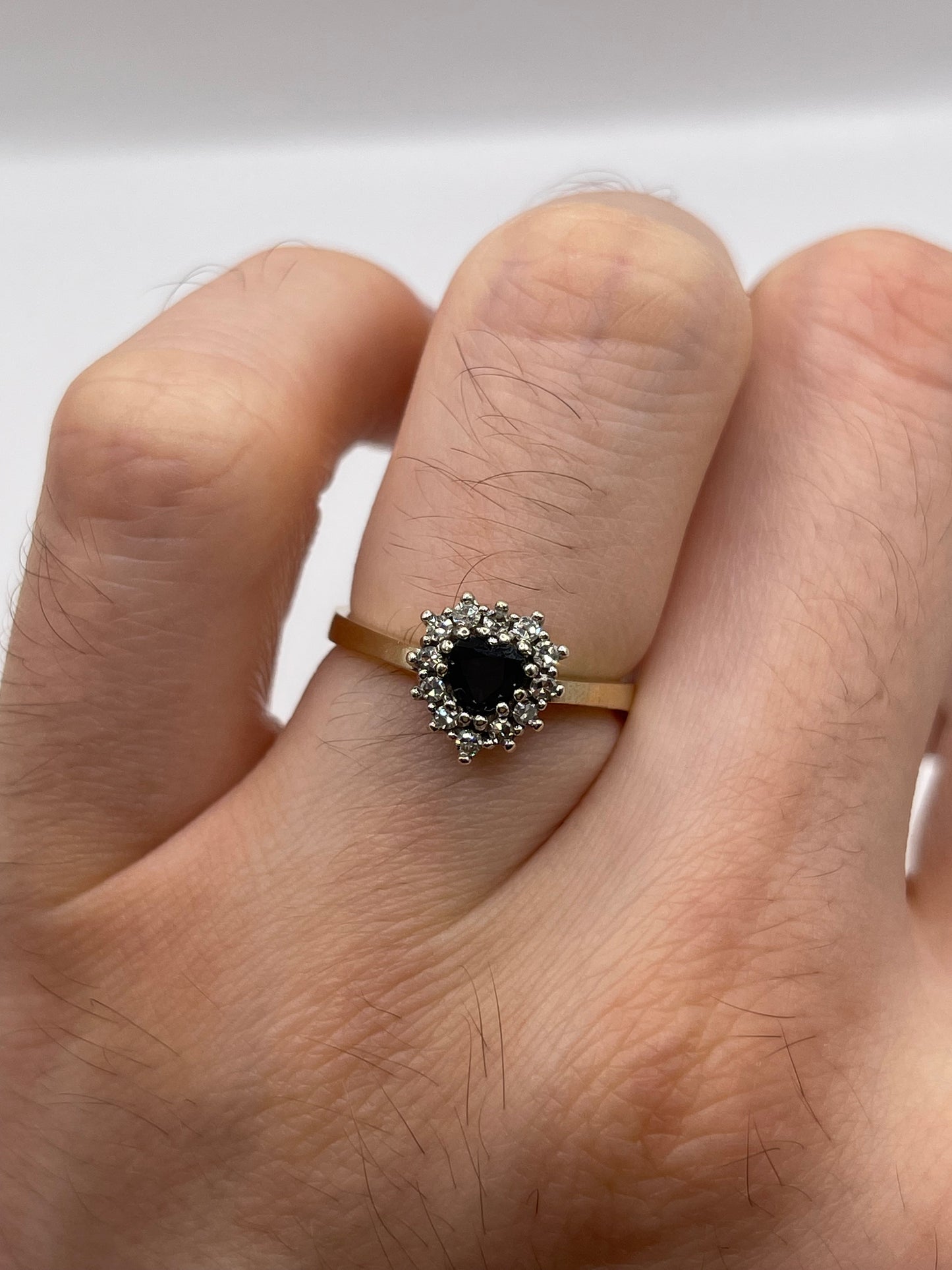 9ct gold sapphire and diamond ring