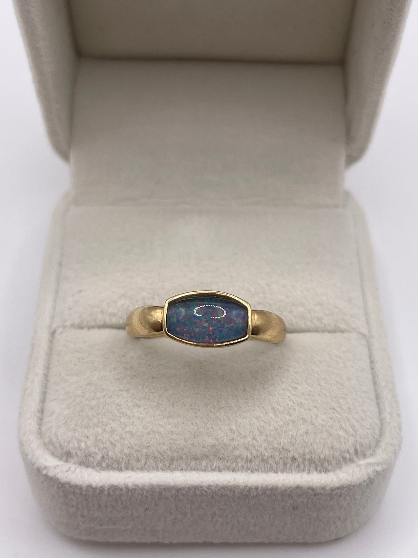 9ct gold black opal triplet ring